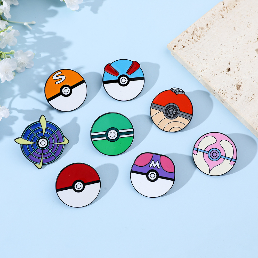 Anime Ball Cartoon Enamel Pins - Pokeball Cosplay Prop 评论和价格
